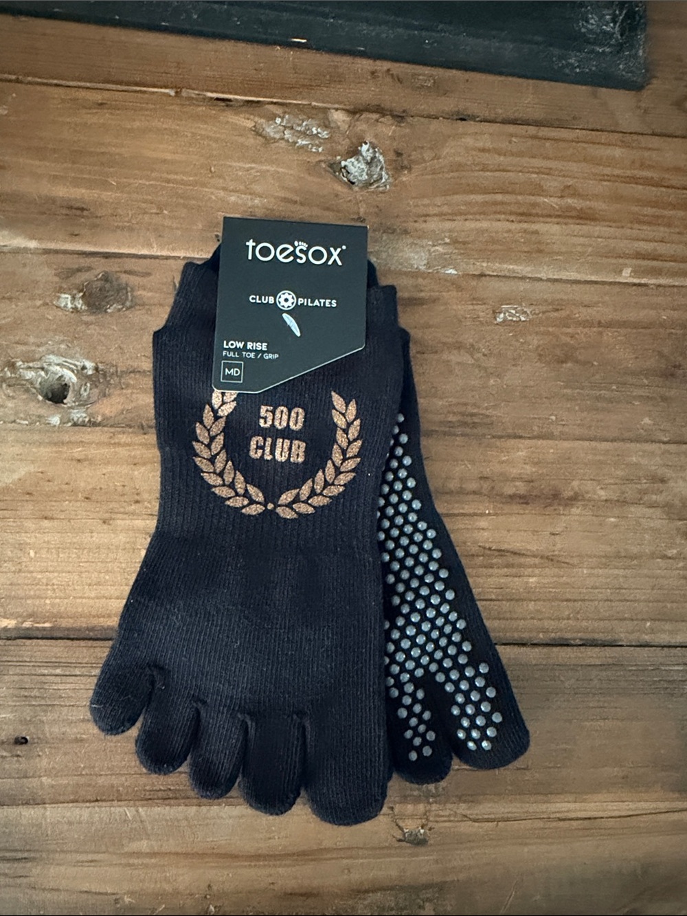 Toesox-women’s Low Rise Black grip socks from Club Pilates